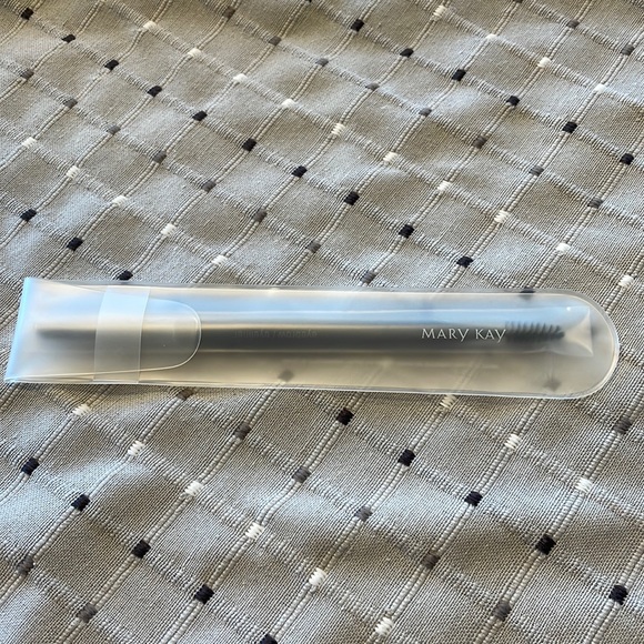 Mary Kay Eyeliner Brush - Picture 1 of 1